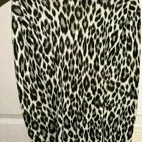 Chicos Leopard Print Cardigan Sweater Size 3 Brown Tan - Picture 3 of 6